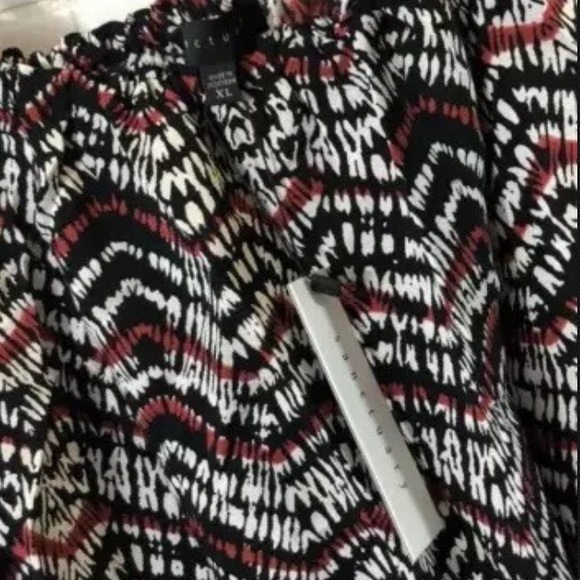 Sanctuary Multicolored Tori Chevron Cold Shoulders Top Womens XL NEW - Picture 3 of 6